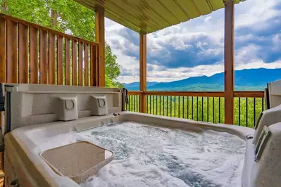 hot tub at a Smoky mountain cabin