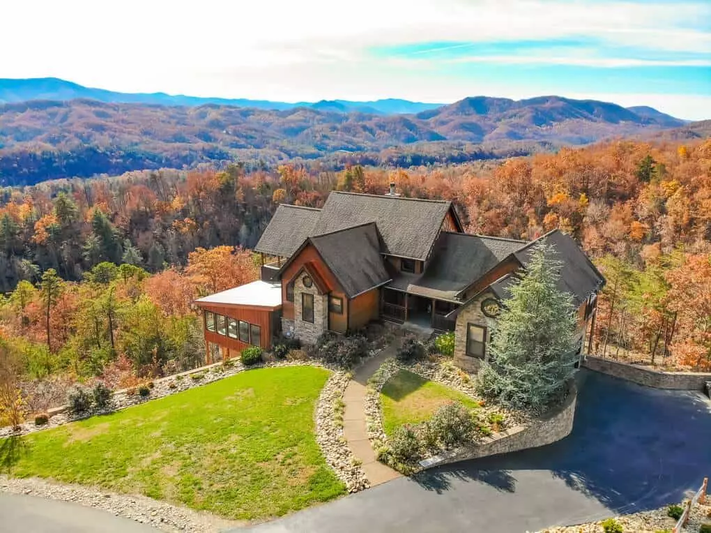 splashing at the bluff smoky mountain cabin