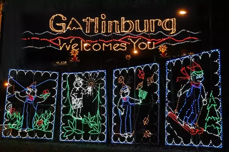 Gatlinburg Welcomes You Holiday Lights