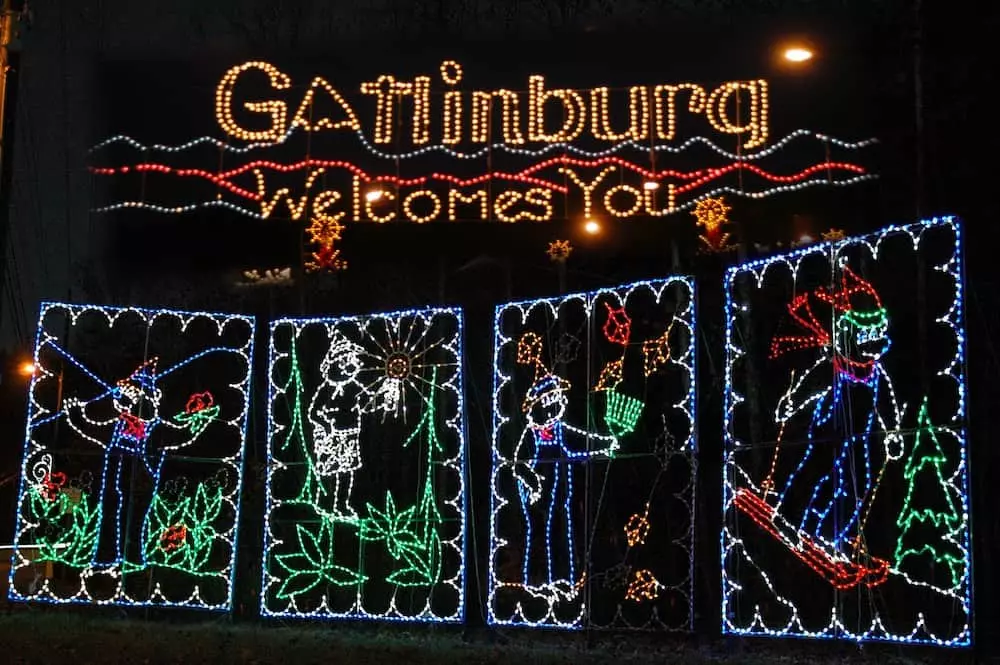 Gatlinburg Welcomes You Holiday Lights