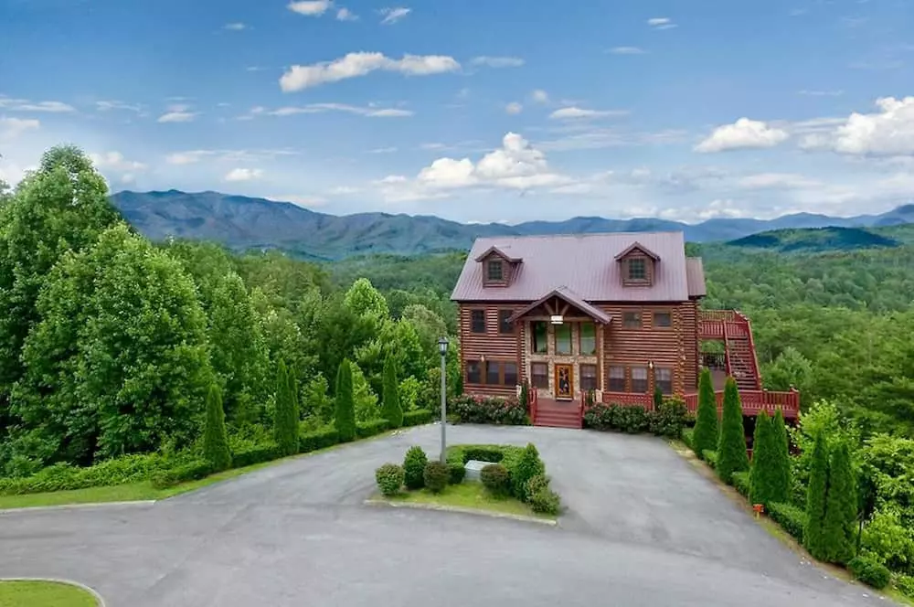 southern charm gatlinburg cabin