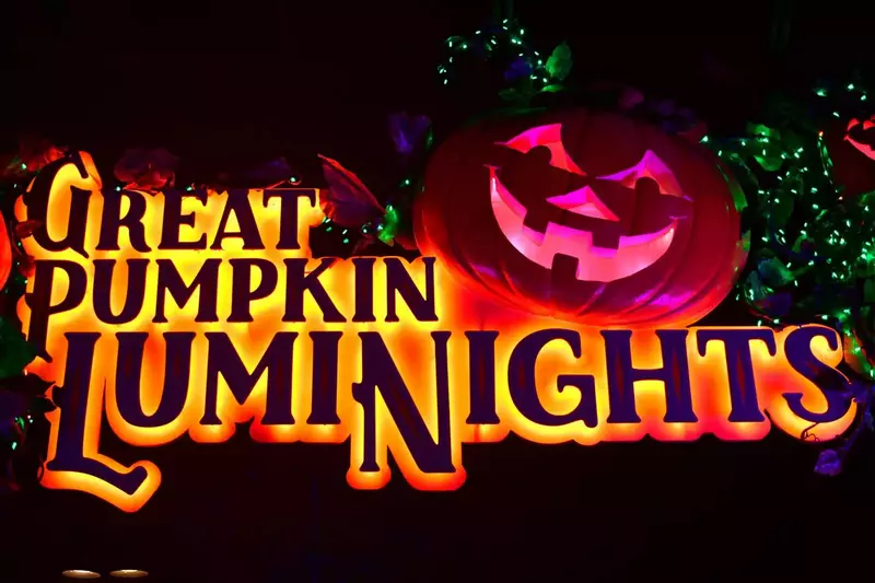 great pumpkin luminights sign at dollywood