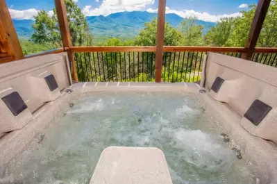 one of the 1 bedroom cabins in gatlinburg with hot tub