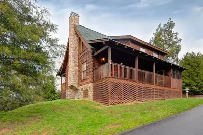 3 bedroom cabin in Pigeon Forge - Nice-N-Cozy