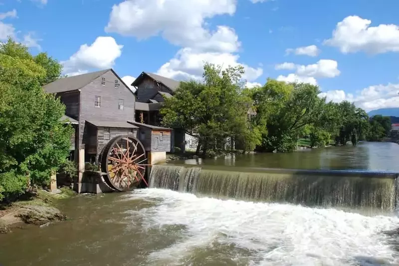 old mill in pigeon forge