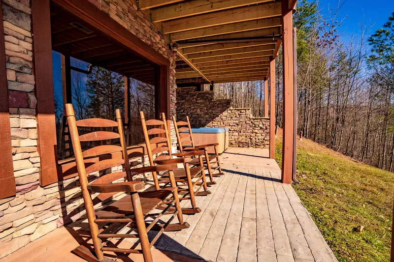 Smoky Peak Lodge