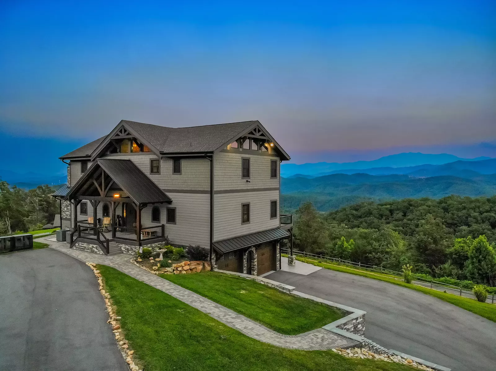 Adventure Lodge at Laurel Cove